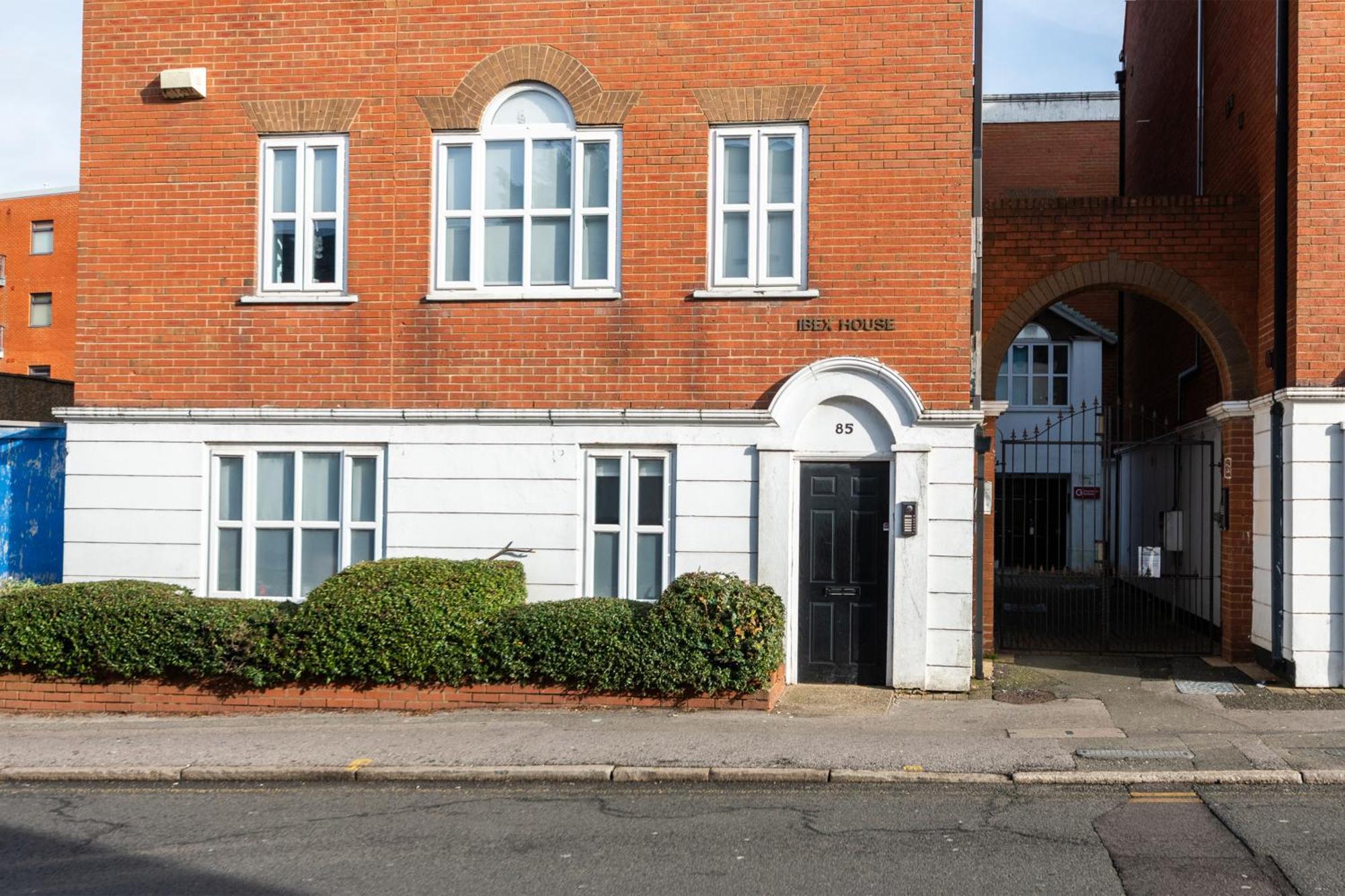Ibex House 2 Beds Well Equipped Apartment Reading